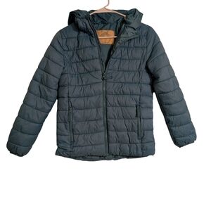 Green Puffer Jacket with Quilted Design and Stand-Up Collar